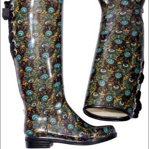 Peacock print lace up rain boots
